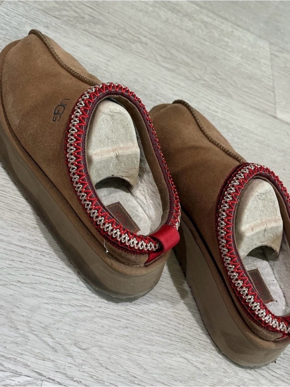 WATERPROOF UGG Chestnut Suede Slip-On Clog with Red Trim - Picture 4 of 5